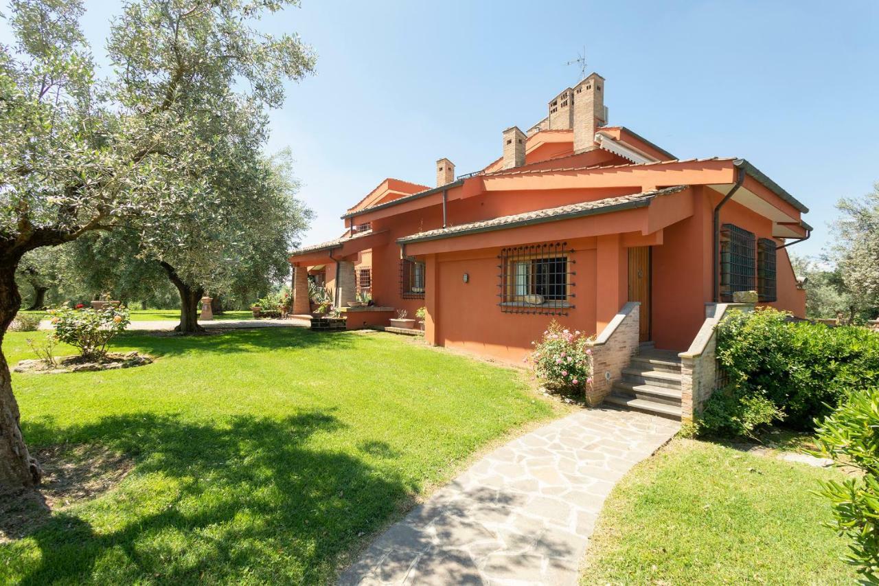 Villa In Via Della Marcigliana Casale Torre San Giovanni Kültér fotó