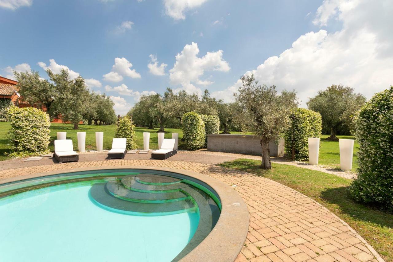 Villa In Via Della Marcigliana Casale Torre San Giovanni Kültér fotó