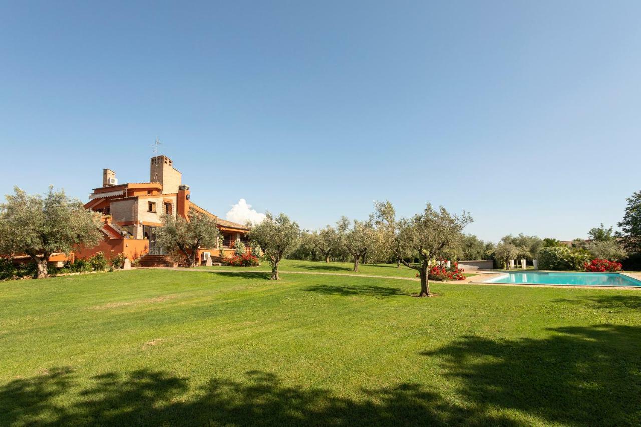 Villa In Via Della Marcigliana Casale Torre San Giovanni Kültér fotó