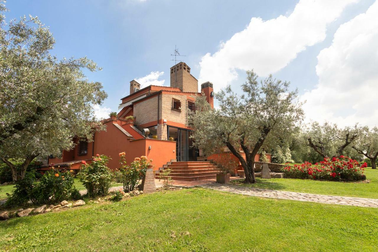 Villa In Via Della Marcigliana Casale Torre San Giovanni Kültér fotó